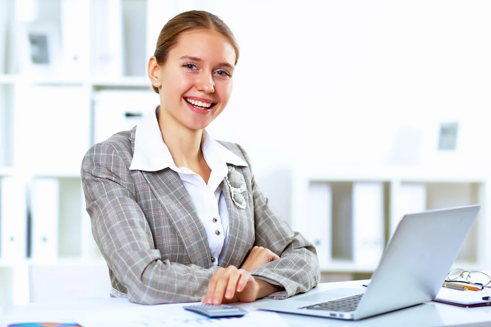 Make Launch Videos Instantly Using 6 AI UGC Video Generators